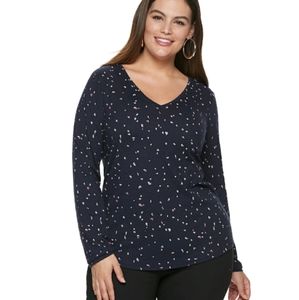 EVRI Long sleeve plus size. V.neck Top